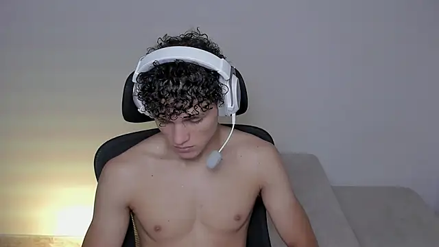 Snapshot of laurent_nova chatting on September 9, 2025, 6:39 pm laurent nova online show from September 9, 2025, 6:39 pm