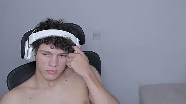 Snapshot of laurent_nova chatting on October 11, 2025, 7:09 am laurent nova online show from October 11, 2025, 7:09 am