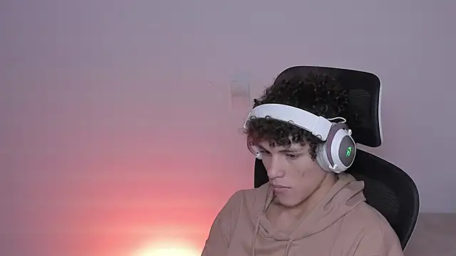 Snapshot of laurent_nova chatting on October 8, 2025, 5:09 am laurent nova online show from October 8, 2025, 5:09 am