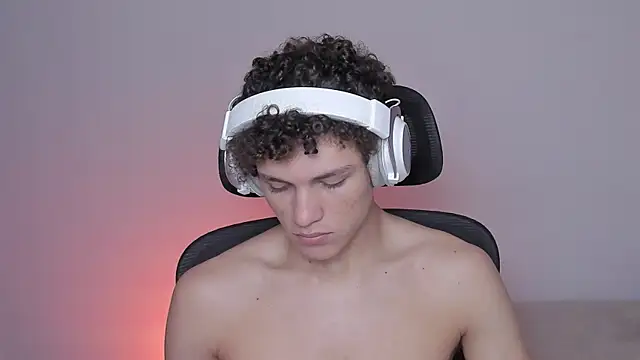 Snapshot of laurent_nova chatting on October 13, 2025, 7:10 am laurent nova online show from October 13, 2025, 7:10 am