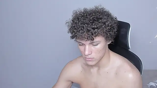 Snapshot of laurent_nova chatting on October 17, 2025, 8:43 pm laurent nova online show from October 17, 2025, 8:43 pm