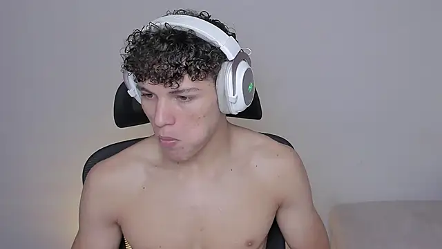 Snapshot of laurent_nova chatting on October 10, 2025, 6:47 am laurent nova online show from October 10, 2025, 6:47 am