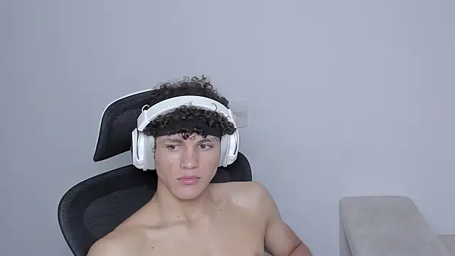 Snapshot of laurent_nova chatting on September 25, 2025, 8:31 am laurent nova online show from September 25, 2025, 8:31 am