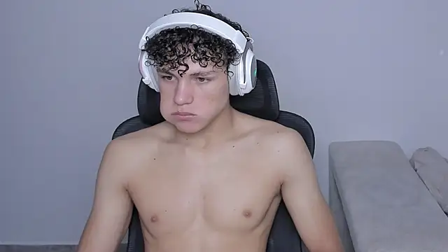 Snapshot of laurent_nova chatting on September 28, 2025, 6:59 pm laurent nova online show from September 28, 2025, 6:59 pm