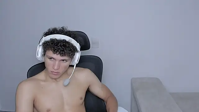 Snapshot of laurent_nova chatting on September 13, 2025, 12:16 pm laurent nova online show from September 13, 2025, 12:16 pm