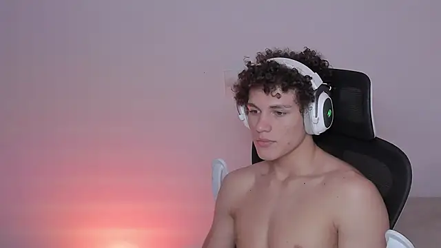 Snapshot of laurent_nova chatting on October 17, 2025, 8:39 am laurent nova online show from October 17, 2025, 8:39 am