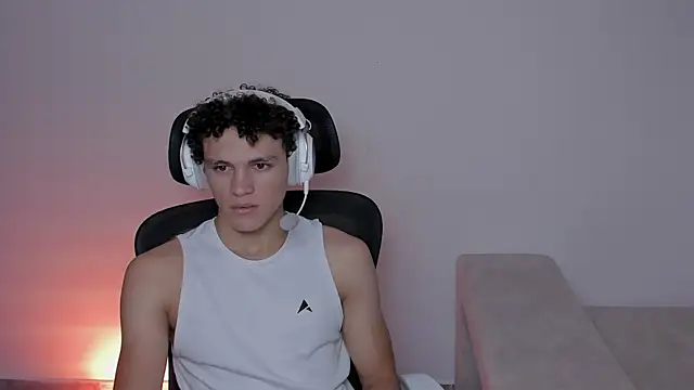 Snapshot of laurent_nova chatting on September 8, 2025, 6:18 pm laurent nova online show from September 8, 2025, 6:18 pm