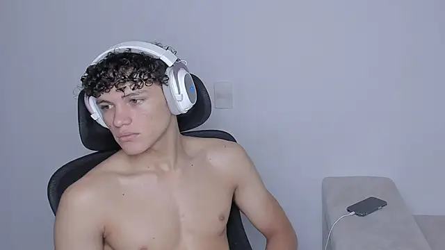 Snapshot of laurent_nova chatting on September 20, 2025, 6:46 pm laurent nova online show from September 20, 2025, 6:46 pm