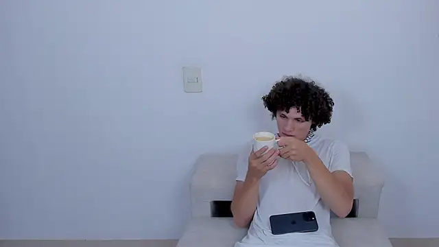 Snapshot of laurent_nova chatting on March 10, 2025, 6:01 pm laurent nova online show from March 10, 2025, 6:01 pm