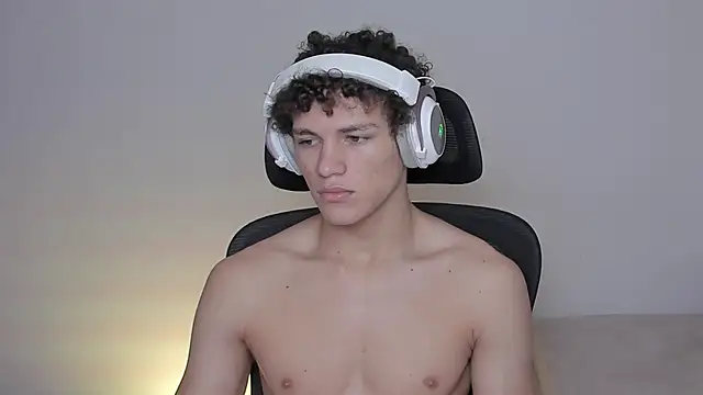 Snapshot of laurent_nova chatting on October 15, 2025, 8:55 am laurent nova online show from October 15, 2025, 8:55 am