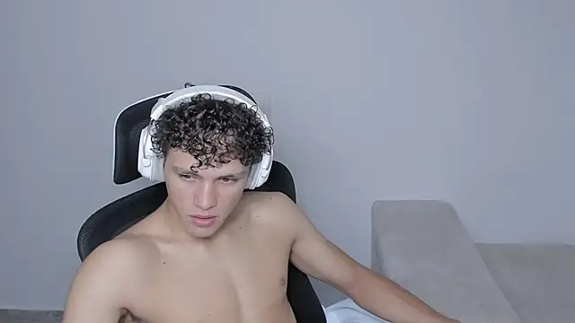 Snapshot of laurent_nova chatting on September 15, 2025, 7:14 pm laurent nova online show from September 15, 2025, 7:14 pm