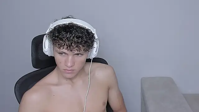 Snapshot of laurent_nova chatting on September 22, 2025, 7:53 pm laurent nova online show from September 22, 2025, 7:53 pm