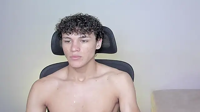 Snapshot of laurent_nova chatting on October 14, 2025, 6:25 am laurent nova online show from October 14, 2025, 6:25 am