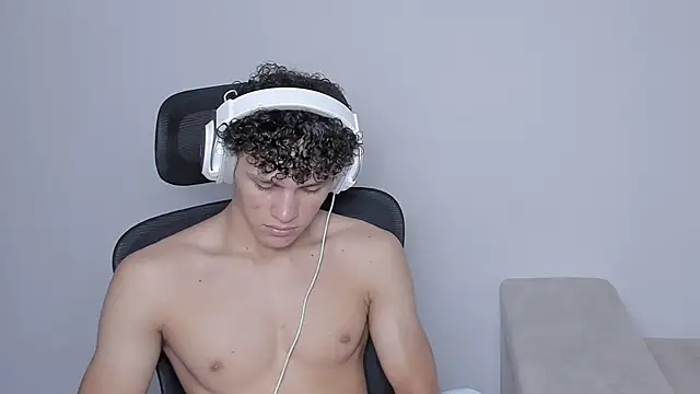 Snapshot of laurent_nova chatting on September 23, 2025, 7:10 pm laurent nova online show from September 23, 2025, 7:10 pm