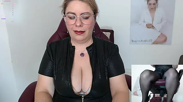 Snapshot of zehra_sanem chatting on January 19, 2025, 1:53 am zehra sanem online show from January 19, 2025, 1:53 am