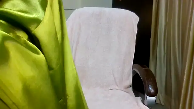 Queenhimanshi online show from April 5, 2026, 7:20 pm