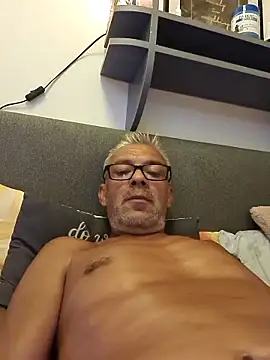 Snapshot of Picolo4111 chatting on September 12, 2025, 4:01 am Picolo4111 online show from September 12, 2025, 4:01 am