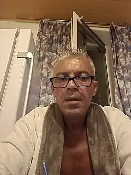 Snapshot of Picolo4111 chatting on September 14, 2025, 3:07 am Picolo4111 online show from September 14, 2025, 3:07 am