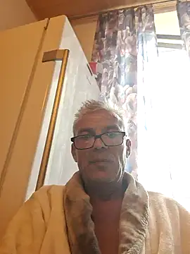 Snapshot of Picolo4111 chatting on September 28, 2025, 6:31 am Picolo4111 online show from September 28, 2025, 6:31 am