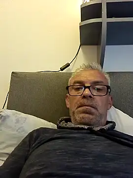 Snapshot of Picolo4111 chatting on October 11, 2025, 3:35 pm Picolo4111 online show from October 11, 2025, 3:35 pm
