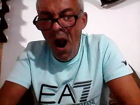 Snapshot of Picolo4111 chatting on September 23, 2025, 7:54 pm Picolo4111 online show from September 23, 2025, 7:54 pm