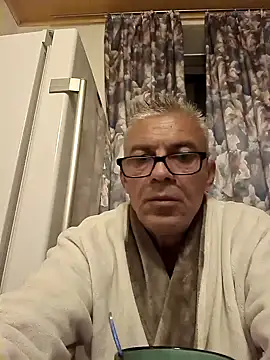 Snapshot of Picolo4111 chatting on October 12, 2025, 3:41 am Picolo4111 online show from October 12, 2025, 3:41 am