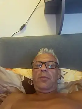 Snapshot of Picolo4111 chatting on September 8, 2025, 2:27 pm Picolo4111 online show from September 8, 2025, 2:27 pm