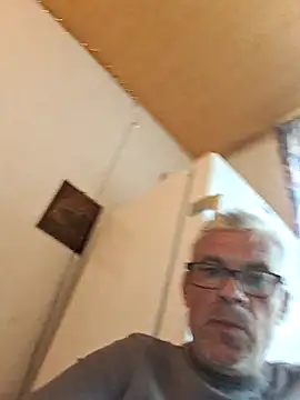 Snapshot of Picolo4111 chatting on September 17, 2025, 3:03 pm Picolo4111 online show from September 17, 2025, 3:03 pm