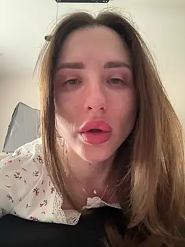 Jullia Carter online show from April 3, 2026, 6:20 am