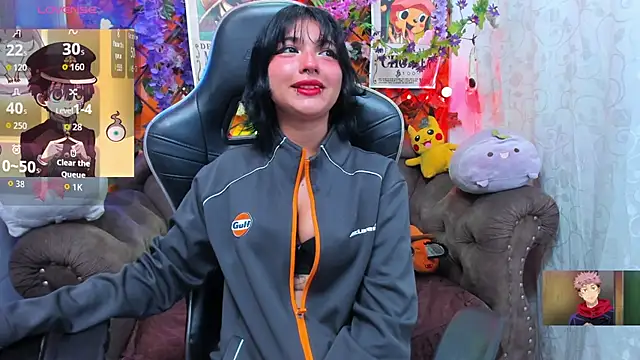 Snapshot of ravenn_20 chatting on February 25, 2026, 11:32 am ravenn 20 online show from February 25, 2026, 11:32 am