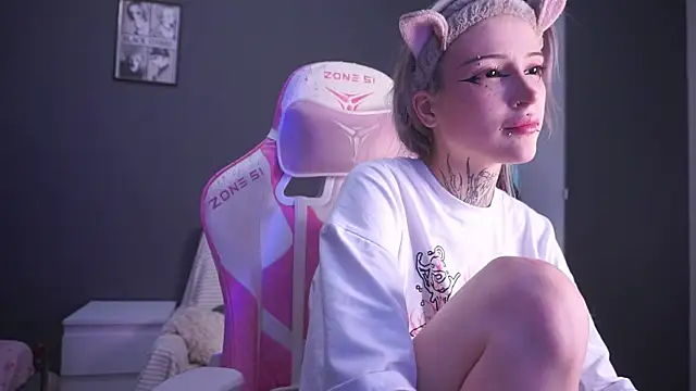 Snapshot of fraulein_mooon chatting on January 8, 2026, 8:26 pm fraulein mooon online show from January 8, 2026, 8:26 pm