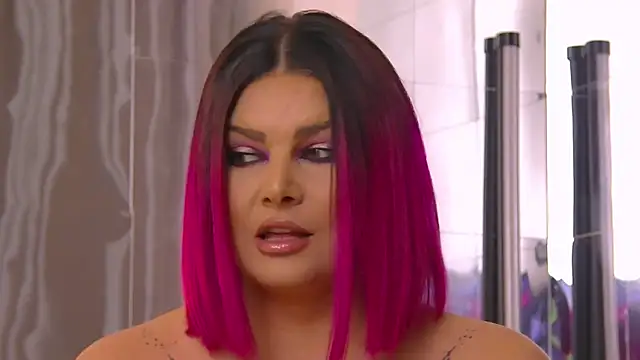 Snapshot of RissaRheys chatting on February 16, 2025, 6:43 pm RissaRheys online show from February 16, 2025, 6:43 pm