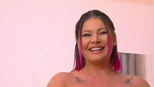 Snapshot of RissaRheys chatting on February 23, 2025, 12:30 am RissaRheys online show from February 23, 2025, 12:30 am