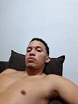 Snapshot of Pietro_novin chatting on October 26, 2025, 4:07 pm Pietro novin online show from October 26, 2025, 4:07 pm