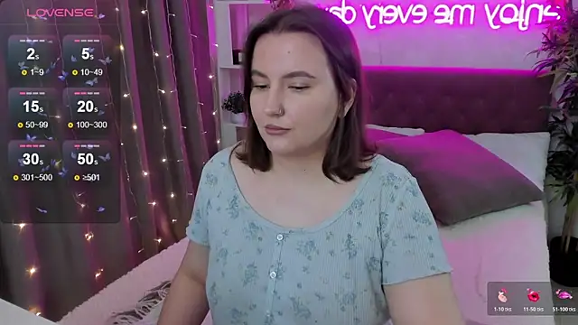 FeralPeach online show from November 9, 2025, 4:38 am