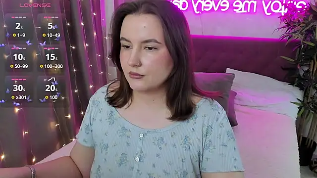 Snapshot of FeralPeach chatting on February 1, 2026, 5:38 am FeralPeach online show from February 1, 2026, 5:38 am