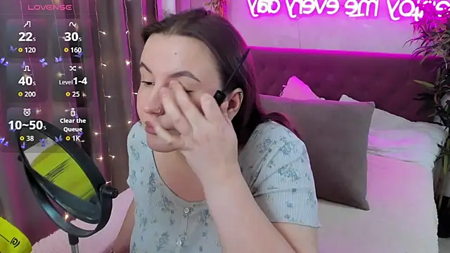 Snapshot of FeralPeach chatting on February 28, 2026, 6:02 am FeralPeach online show from February 28, 2026, 6:02 am