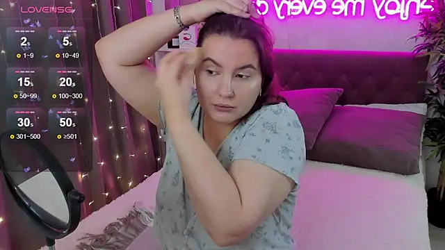 FeralPeach online show from November 13, 2025, 4:27 am