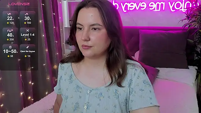 Snapshot of FeralPeach chatting on June 12, 2026, 8:45 am FeralPeach online show from June 12, 2026, 8:45 am
