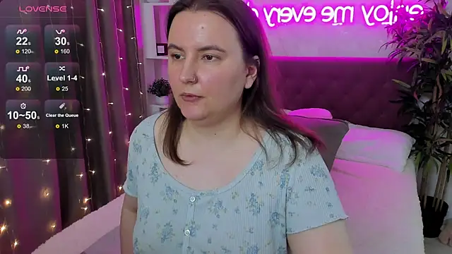 Snapshot of FeralPeach chatting on May 20, 2026, 6:54 am FeralPeach online show from May 20, 2026, 6:54 am