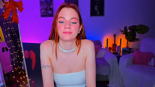 Alyssa Smitt online show from March 6, 2025, 11:42 pm