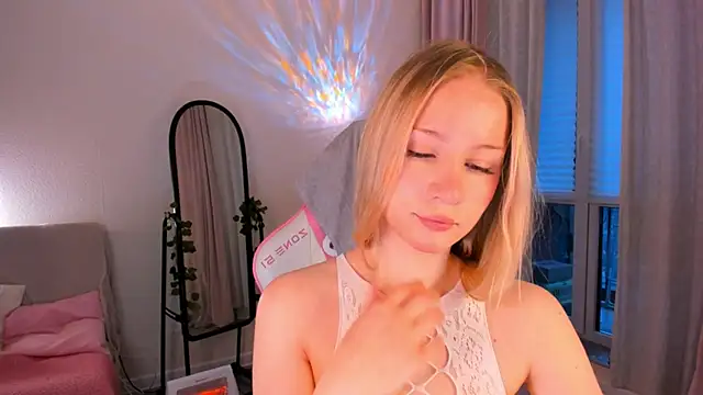 Snapshot of Eva_Davi chatting on April 26, 2026, 2:53 am Eva Davi online show from April 26, 2026, 2:53 am