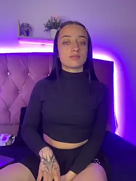 Snapshot of Ady_18 chatting on February 25, 2025, 3:42 pm Ady 18 online show from February 25, 2025, 3:42 pm