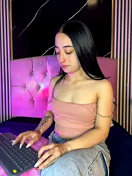 Snapshot of Ady_18 chatting on September 25, 2025, 3:51 pm Ady 18 online show from September 25, 2025, 3:51 pm