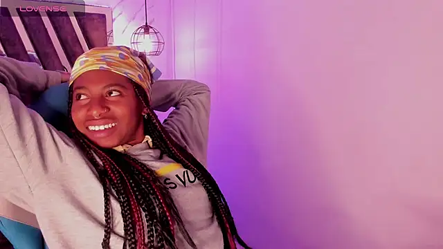 Queen perla  online show from September 13, 2025, 11:21 am