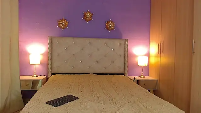 Snapshot of Kim_and_Mia chatting on September 22, 2025, 10:38 pm Kim and Mia online show from September 22, 2025, 10:38 pm