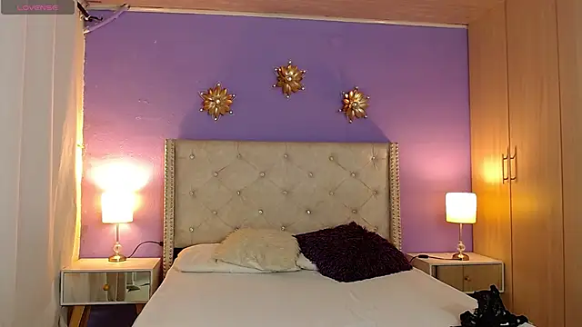 Snapshot of Kim_and_Mia chatting on October 7, 2025, 12:50 pm Kim and Mia online show from October 7, 2025, 12:50 pm