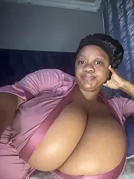 Chubbykarisma27 online show from April 10, 2026, 6:26 pm