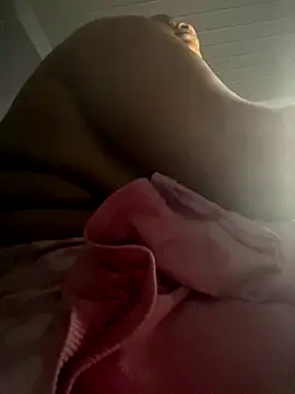 Chubbykarisma27 online show from November 1, 2025, 4:08 am