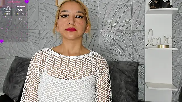 agatadelphine online show from October 2, 2025, 1:14 pm